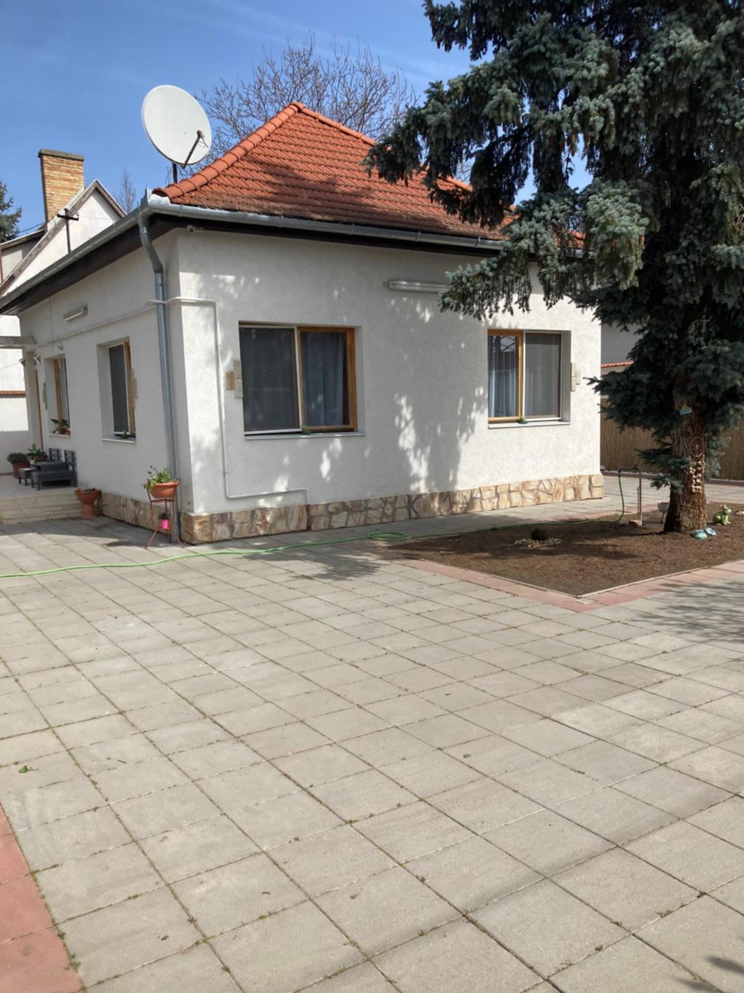 Tavaszpart Vendeghaz Apartment Szeged Bagian luar foto
