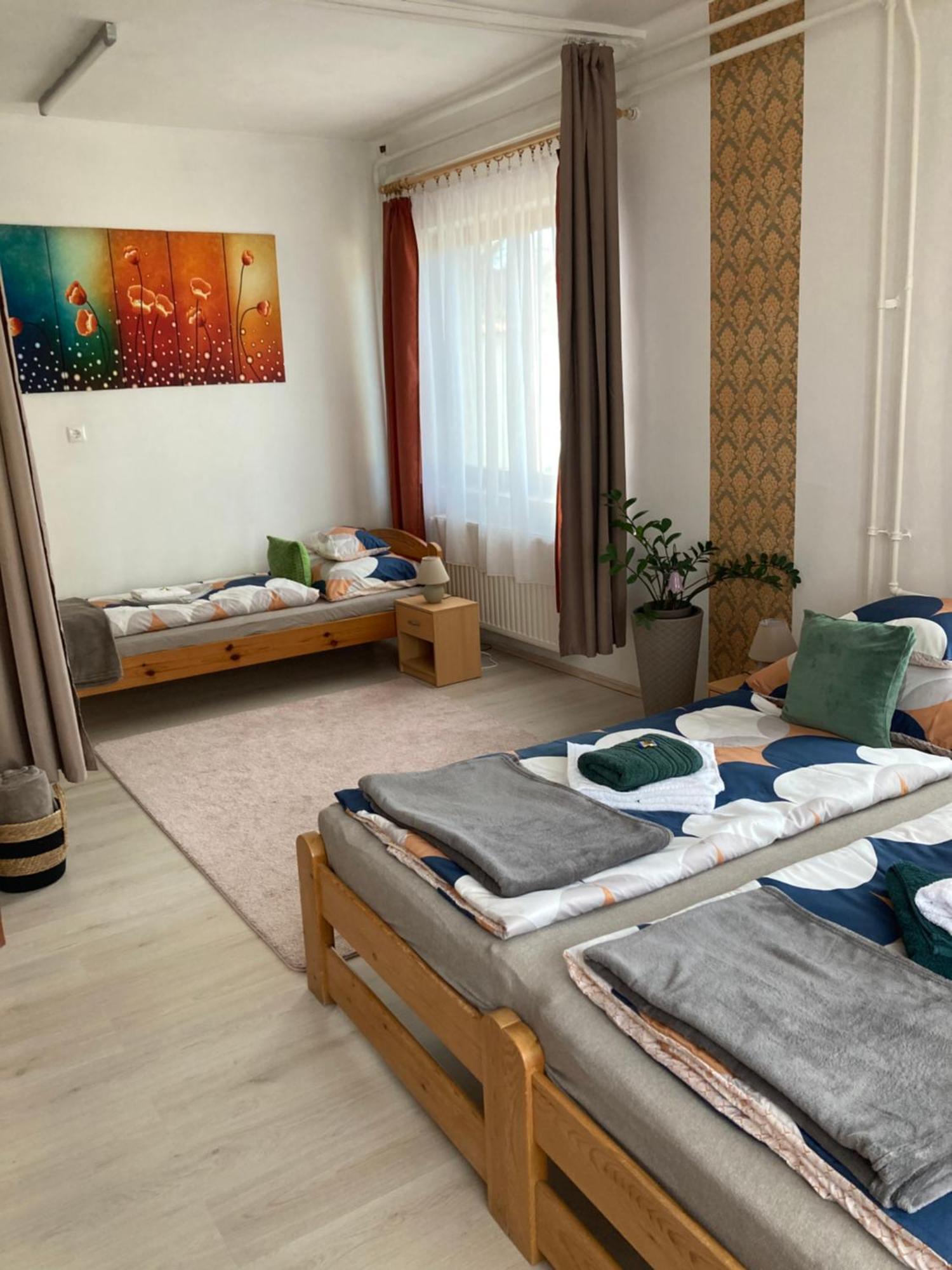 Tavaszpart Vendeghaz Apartment Szeged Bagian luar foto