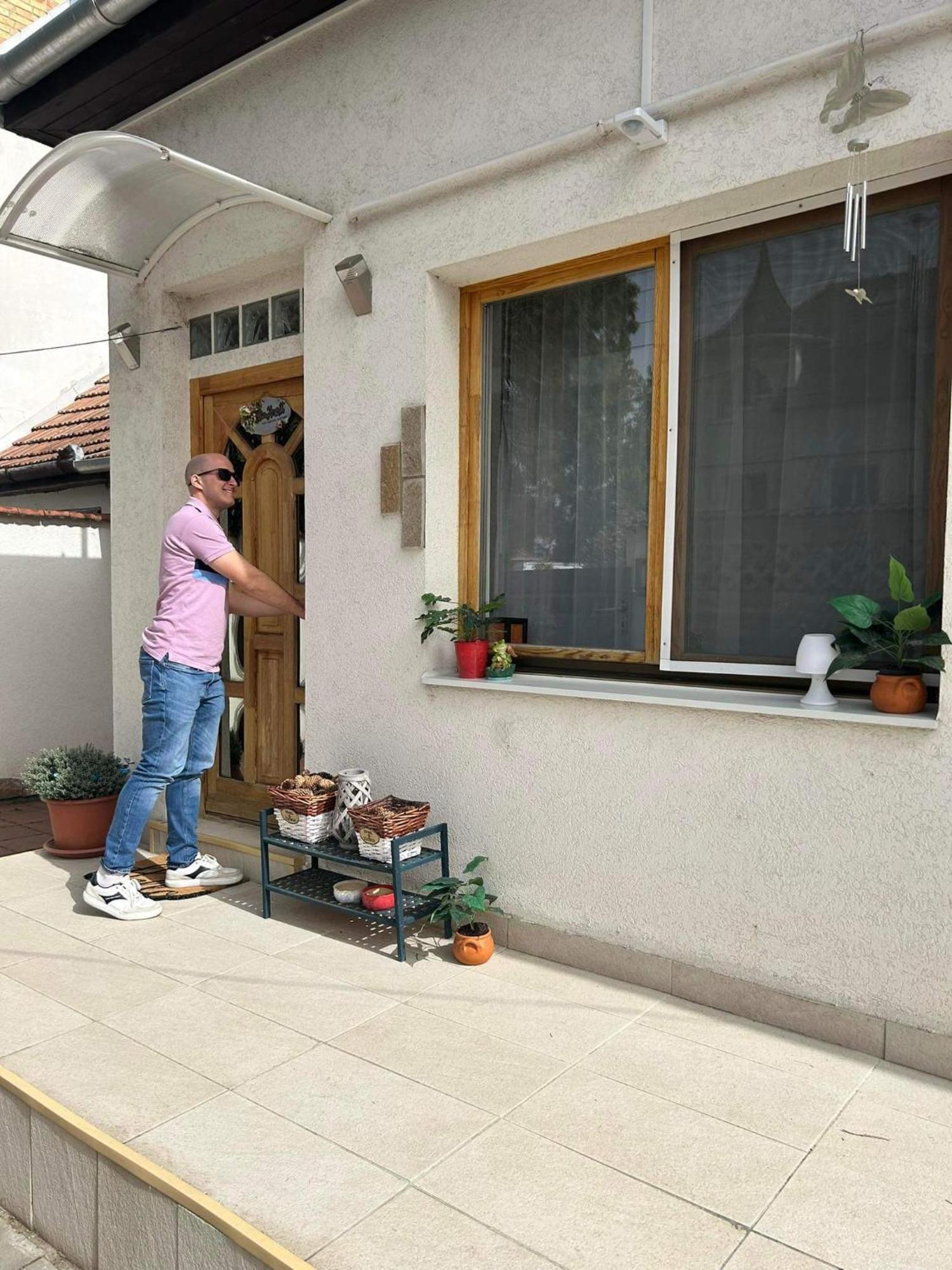 Tavaszpart Vendeghaz Apartment Szeged Bagian luar foto