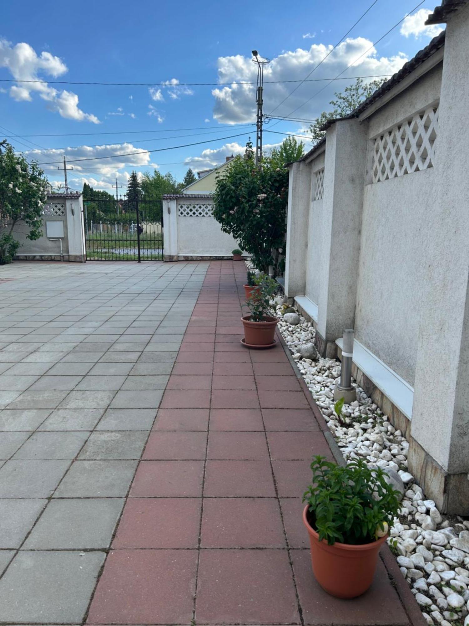 Tavaszpart Vendeghaz Apartment Szeged Bagian luar foto