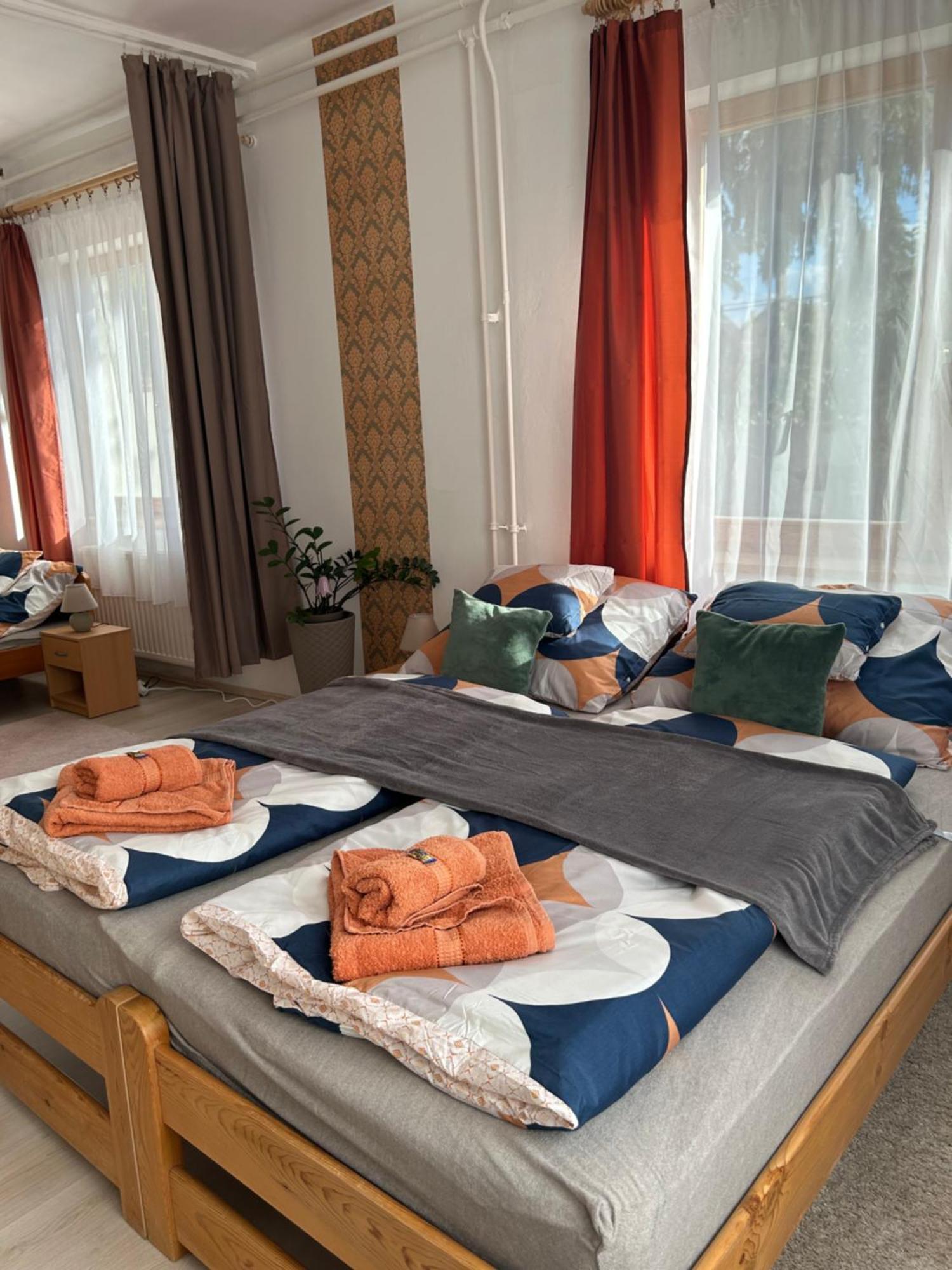 Tavaszpart Vendeghaz Apartment Szeged Bagian luar foto