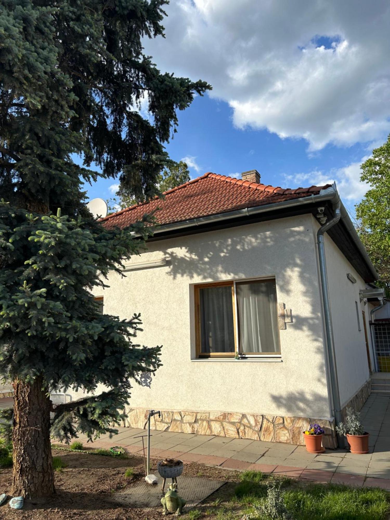 Tavaszpart Vendeghaz Apartment Szeged Bagian luar foto