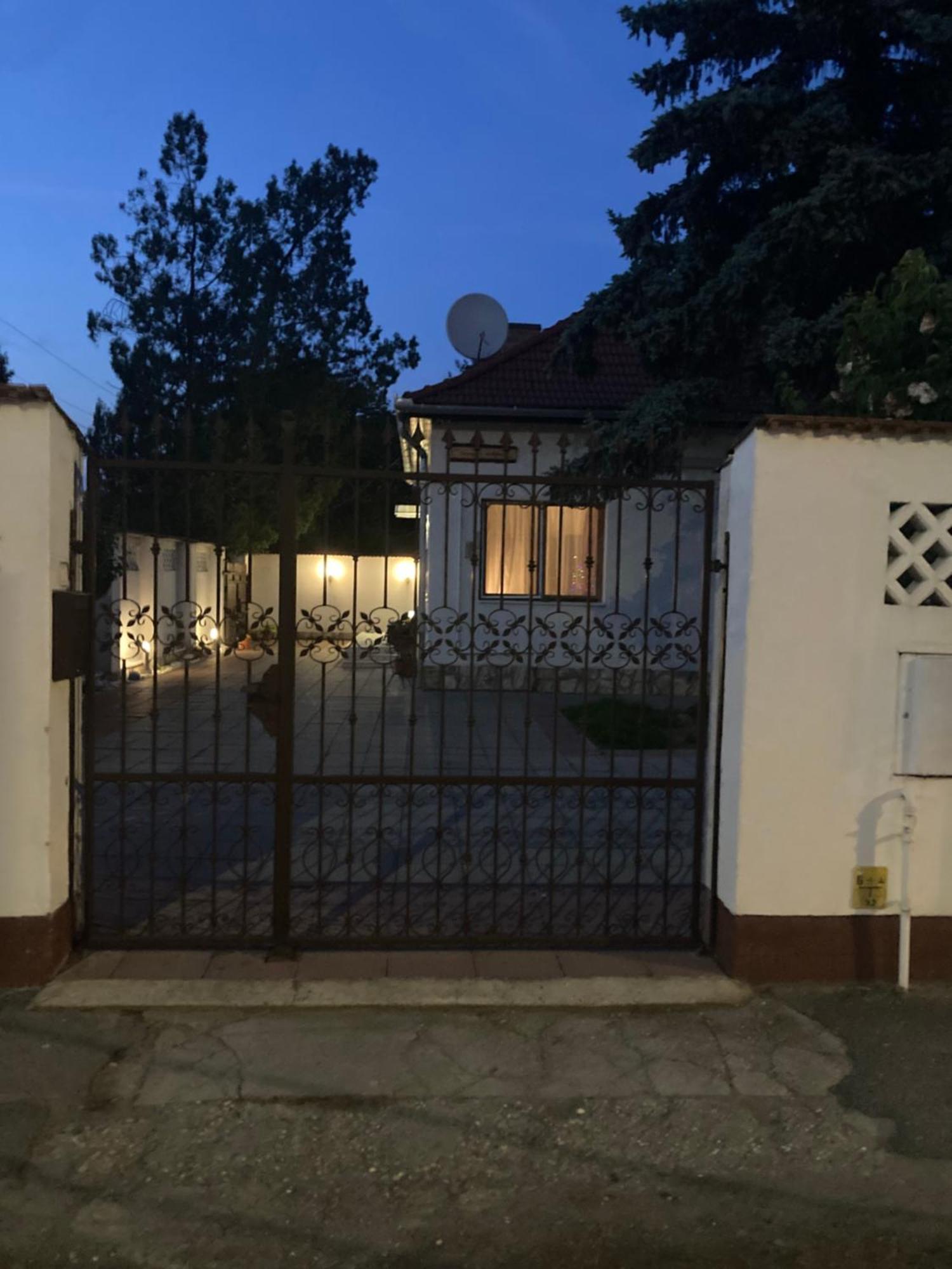 Tavaszpart Vendeghaz Apartment Szeged Bagian luar foto