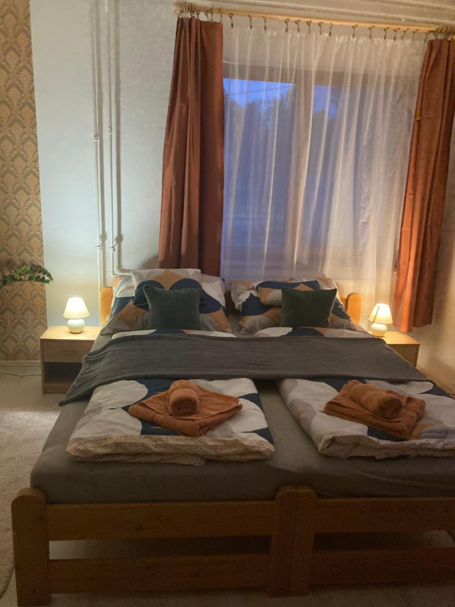Tavaszpart Vendeghaz Apartment Szeged Bagian luar foto