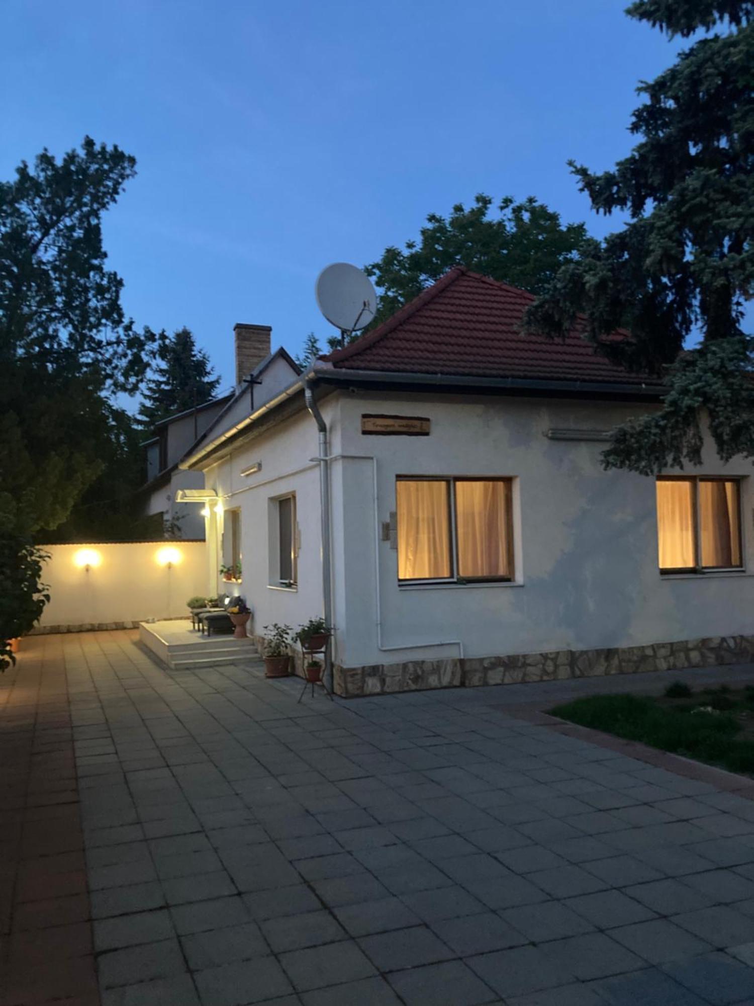Tavaszpart Vendeghaz Apartment Szeged Bagian luar foto