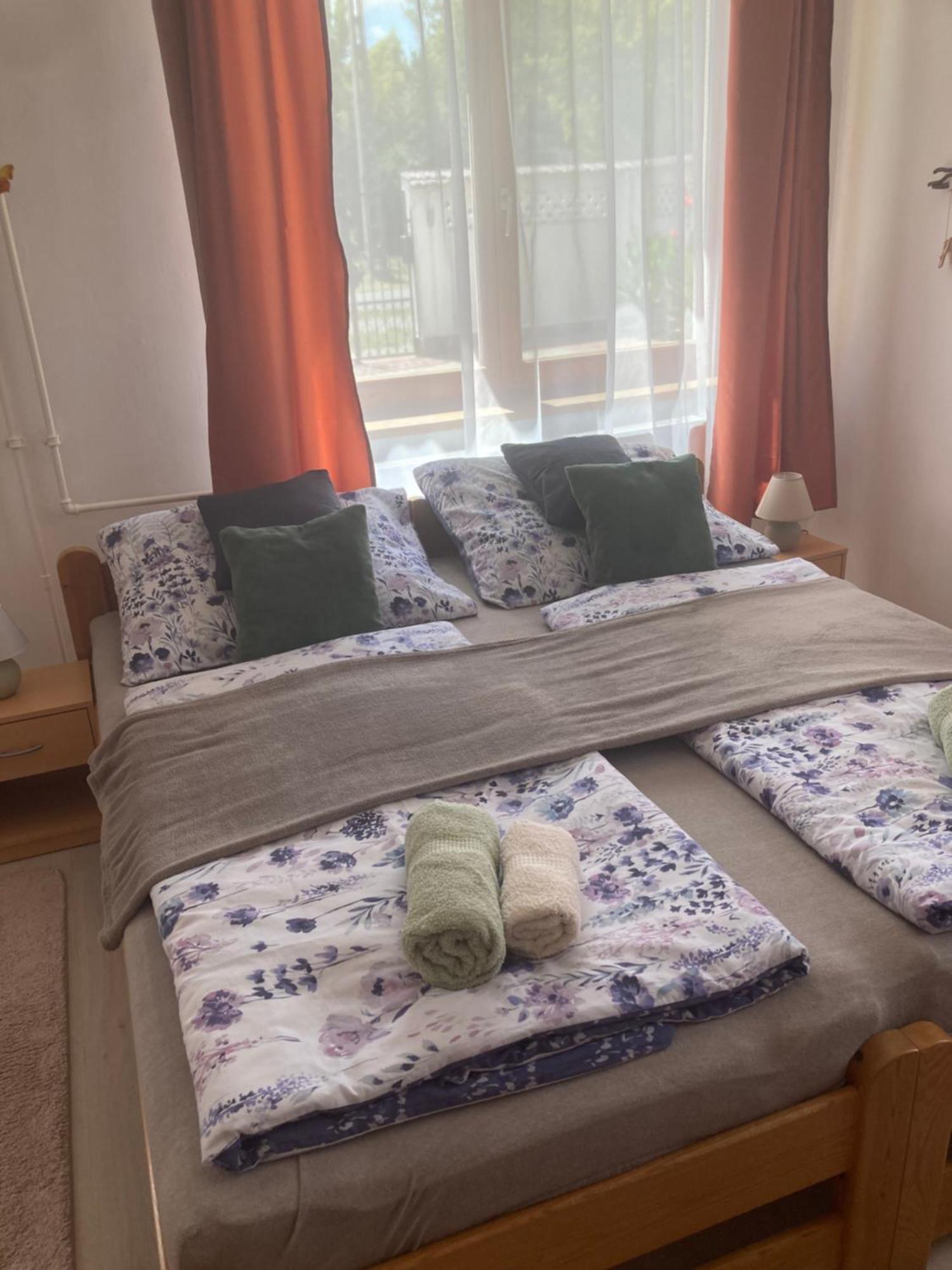 Tavaszpart Vendeghaz Apartment Szeged Bagian luar foto