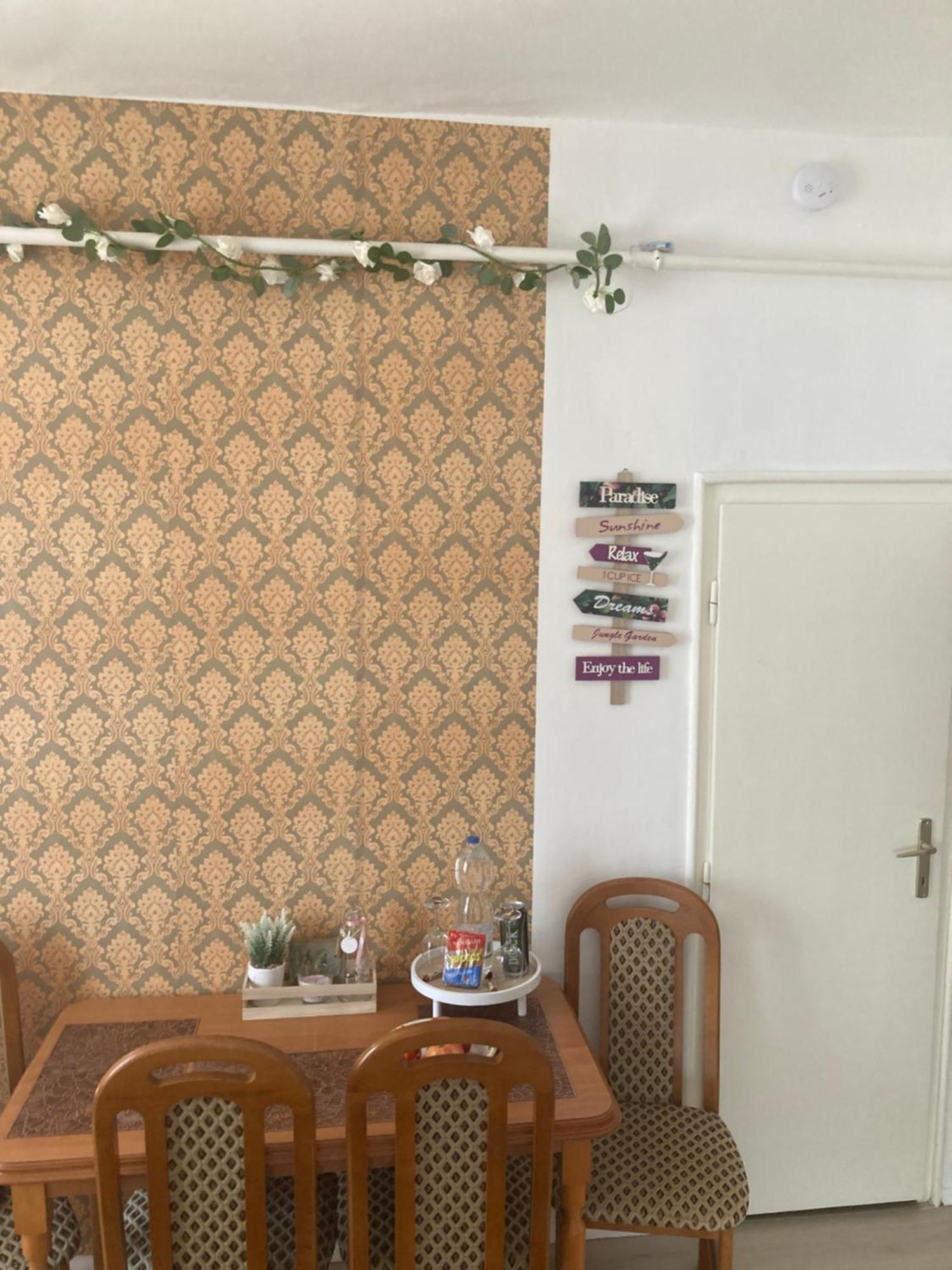 Tavaszpart Vendeghaz Apartment Szeged Bagian luar foto